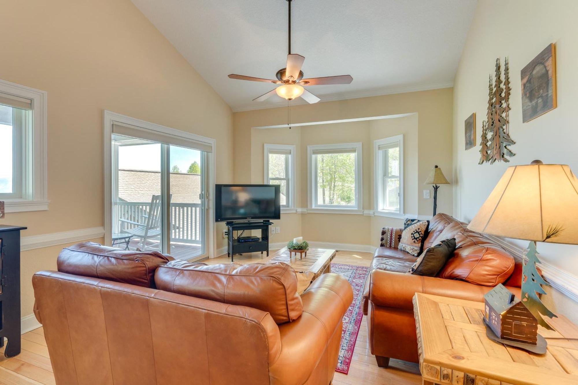 Lake-View Condo With Covered Deck In Hiawassee! エクステリア 写真