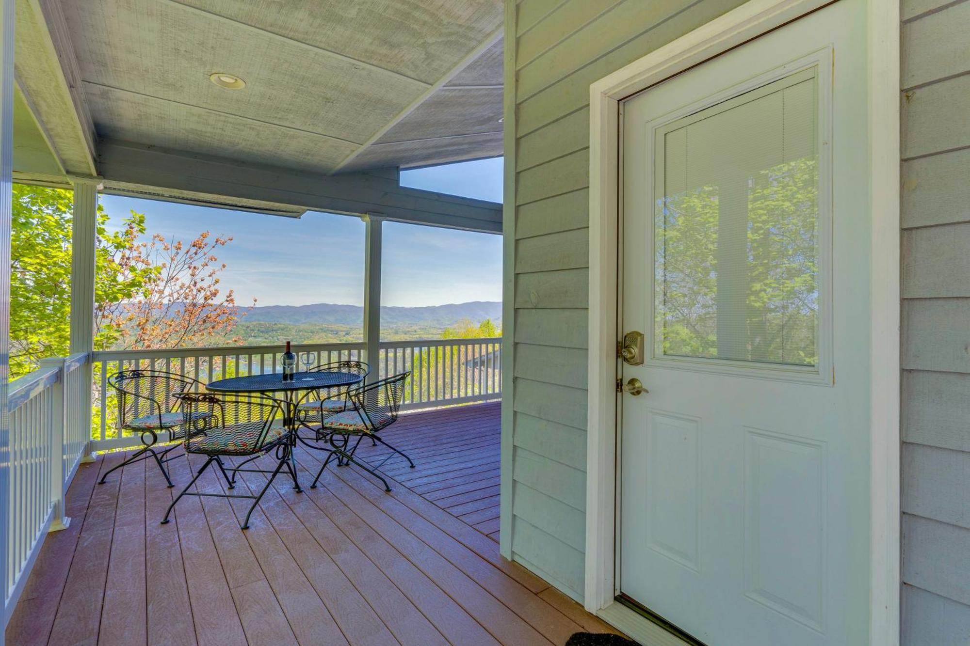 Lake-View Condo With Covered Deck In Hiawassee! エクステリア 写真